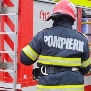  Elevii şi profesorii de la un liceu din Sibiu, evacuaţi după ce s-a declanşat alarma de gaz. Traficul în zonă a fost restricţionat 
