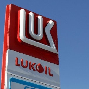 Lukoil negociază o tranzacție fără bani cu o bancă din SUA - acordul ar putea necesita aprobarea lui Vladimir Putin