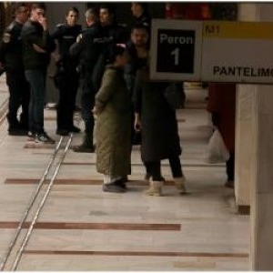 Incident grav la metrou: femeie lovită de tren, după ce a coborât pe șine la Crângași. Victima a murit