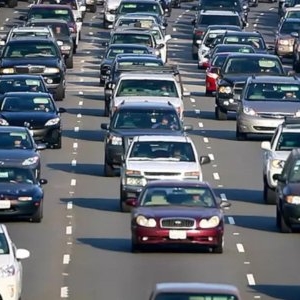 Comisia Europeană relaxează regula din 2035: doar 90% emisii zero, hibridele și motoarele clasice rămân pe piață