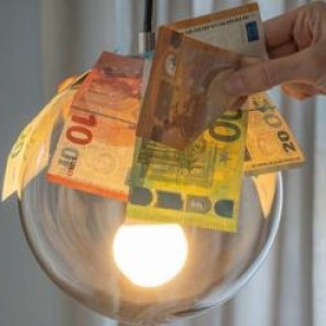 Facturile la energie cresc iar, din ianuarie. Cât va costa un consum de 100 kWh