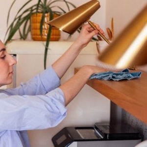 Cum poți reduce praful din casă. Metode simple recomandate de specialiști