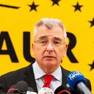 Petrișor Peiu, liderul senatorilor AUR critică strategia economică a lui Ilie Bolojan: „Un experiment periculos pentru antreprenorii locali”