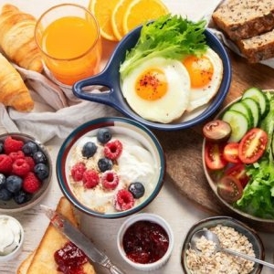 Ce se întâmplă dacă mănânci același mic dejun în fiecare zi. Beneficii și contraindicații