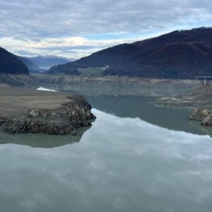 Apele Române: „Barajul Paltinu este monitorizat și funcționează în condiții de siguranță”