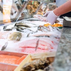 Acest tip de pește reduce colesterolul. Vezi ce poți consuma în mod regulat