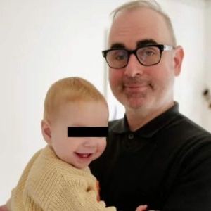 Au crezut că este o simplă gripă, dar diagnosticul le-a schimbat viața: un bebeluș de șase săptămâni, operat de urgență la inimă