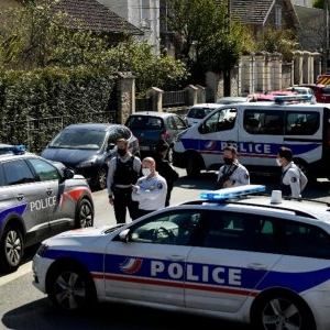 Un român a fost arestat după ce a rănit mai multe persoane cu un ciocan la metroul din Paris