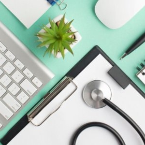 Schimbare majoră din 2026: Guvernul modifică regulile pentru concediul medical. Câte zile vor fi plătite de angajat