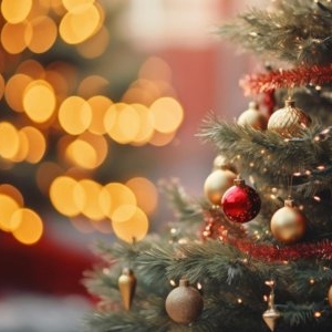 Tradiții și superstiții. De ce păstrarea bradului după Bobotează îți poate „bloca” norocul în noul an