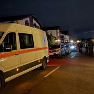 Şi-a ucis tatăl în bătaie, pe care îl adusese de la azil de Revelion. A stat cu cadavrul două zile în casă