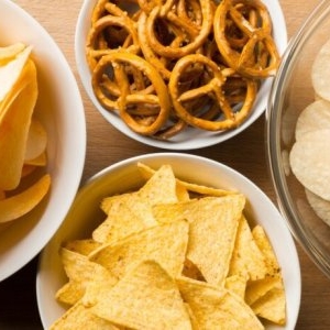 Gustări pe care este recomandat să le eviți atunci când ești stresată. Ce spun specialiștii în sănătate