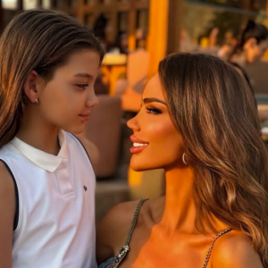 Bianca și fiica ei, ținute extravagante de Revelion, în Dubai. Sofia, fashionistă de mică, a arătat ca o adevărată prințesă, în timp ce Bianca a ales luxul absolut
