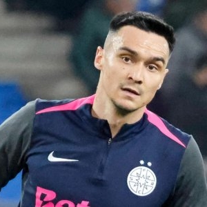 Adrian Șut pleacă de la FCSB: ofertă-bombă venită din Emirate. Salariul uriaș pe care îl va încasa mijlocașul