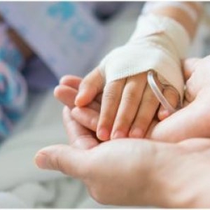 Copil de 2 ani, în moarte cerebrală după o operație la spitalul din Constanţa. Părinții acuză erori grave