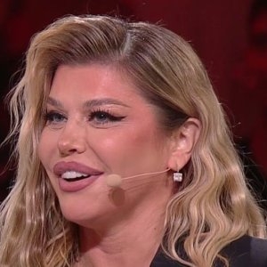 WOW! Imagini din vila Loredanei Groza! Spectaculos e puțin spus! Ce are artista la capul patului! Imagini cu palatul divei, oaza supremă de răsfăț