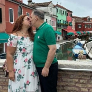 Vali Vijelie și soția lui, vacanță de vis în Bali. Cum arată Carmen Rusu, femeia care îi stă artistului alături, de aproape 28 de ani