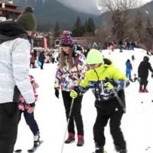 Destinaţia aflată la 7 ore de Bucureşti unde românii se înghesuie. Preţurile sunt sub cele din România