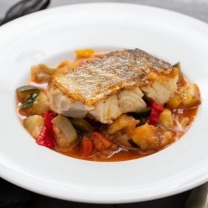 Plachie de pește la cuptor cu legume. Rețetă tradițională