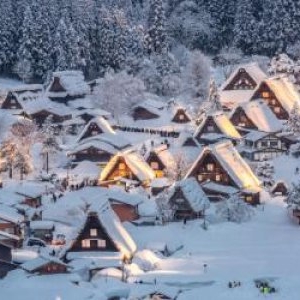 Cea mai înzăpezită țară din lume, unde nămeţii sar de 10 m. Oamenii sapă tuneluri ca să poată ieși din case