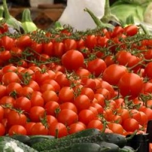 Roşiile româneşti le vor face concurenţă cireşelor. Producătorii anunţă 100 de lei pe kilogram