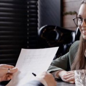 Meseriile la care românii au aplicat cel mai mult. Salariul mediu e 4.000 de lei net