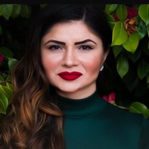 Cea mai deșteaptă femeie din zodiac. Toți o admiră. Toți o ascultă. Genială, intuitivă și mereu cu un pas înainte. Are mintea brici, nu ridică vocea, dar are mereu ultimul cuvânt