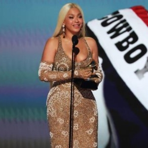 Beyoncé surprinde cu o schimbare de look inedită. Și-a tuns părul scurt și este de nerecunoscut