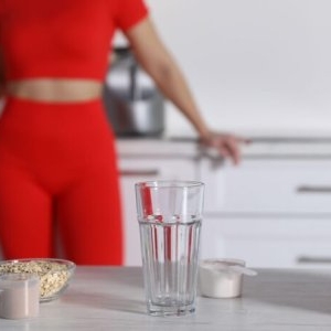 Ce se întâmplă în corpul tău dacă consumi pudră proteică în fiecare zi