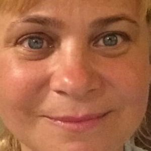 „Doctorul m-a întrebat: «Unde e tumora? Ce ai făcut cu ea?». I-am zis: «Eu vă spun ce am făcut, dar nu o să mă credeți»” A fost depistată cu cancer, cu o tumoră de 8 centimetri, dar Anca Sigartău i-a uimit și pe medici! Cum a reușit actrița să scape de cu