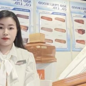 A lăsat catedra și acum vinde sicrie. O profesoară din China a descoperit cheia succesului: Oamenii mor zilnic