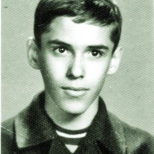 Îl recunoști? Aici avea 14 ani, în poza de buletin! Azi e o somitate a României, admirat în întreaga lume, un nume care ne face cinste, un genial, un om cu o familie superbă!