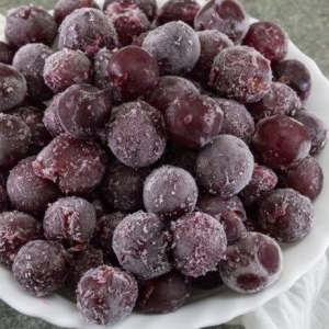 De ce ar trebui să mănânci struguri congelați: avantaje și posibile contraindicații