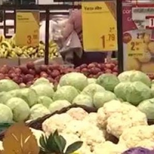 "Gust de acasă", preț mai mare. Cum au ajuns produsele românești să fie cu 30% mai scumpe în supermarketuri