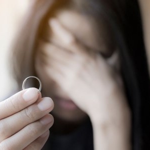 DIVORŢUL ANULUI anului în lumea mondenă de la noi! Au pus capăt unei căsnicii de 10 ani, deşi au împreună TREI COPII!