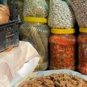 Postul Paștelui, tot mai scump. Verdețurile se vând la preț de lux în piețe