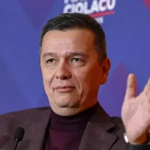 Înaltă, blondă, îmbrăcată provocator, așa a apărut soția lui Sorin Grindeanu la un eveniment și a surprins pe toată lumea. Cu ce se ocupă, de fapt, partenera președintelui interimar al PSD. A ieșit la iveală un detaliu misterios