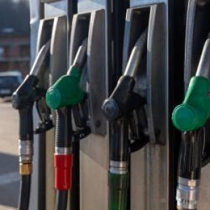 CALCUL. Cât cheltuie în plus un șofer pentru un plin de carburant față de săptămâna trecută