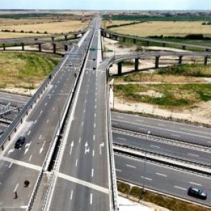 Chinezii întârzie cu autostrada din jurul Capitalei. Loturile construite de români, gata mai devreme