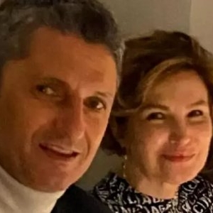 Soția lui Răzvan Lucescu, mesaj emoționant după ce presa a invadat intimitatea familiei sale în clipe dificile: „Am ajuns să ne ascundem sub scaune. A fost umilitor. A fost dureros”