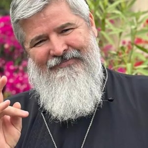 Păcatul pe care mulți români îl fac în noaptea de Înviere. Părintele Vasile Ioana spune clar: „Este o tradiție greșită!”