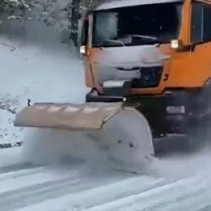 Locul din România unde zăpada are aproape 2 metri. Când se încălzeşte vremea