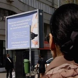 Revoltă după apariţia unor panouri anti-cezariană în București: "Mi-au reactivat tulburarea de stres"