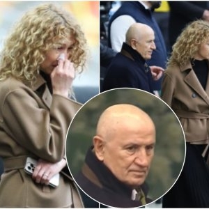 George Copos și noua soție, în lacrimi la funeraliile lui Mircea Lucescu. Cine este femeia cu 26 de ani mai tânără, care l-a făcut iar tătic pe omul de afaceri. Care e povestea lor, ascunsă atâția ani