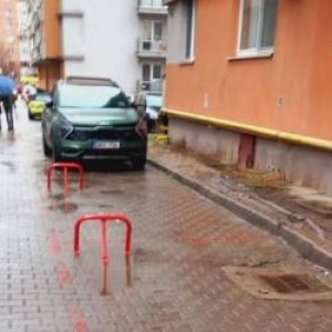 Loc de parcare la preţ de garsonieră. Cât costă să laşi maşina în faţa blocului în Cluj