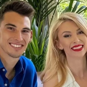 Primele imagini de la cununia secretă a Andreei Bălan cu Victor Cornea! Artista a spus DA într-o rochie mini, super sexy! Foto