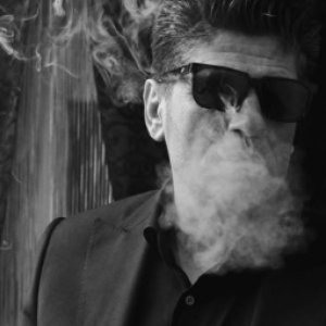 Un român celebru anunță că se căsătorește la o zi de la divorț! „Azi am divorțat, mâine mă căsătoresc”. Mai mult, nu a văzut-o niciodată, față în față, pe viitoarea lui soție: „Ne vedem direct la altar”