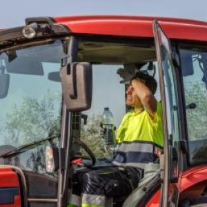 Se caută români care știu meserie. Salarii de până la 6.100 de euro