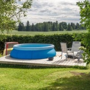 Tragedie fără margini în Dobreşti. Un băieţel de un an a murit înecat în piscina din curtea bunicilor