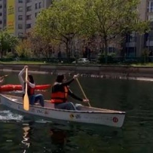 Reacţia unui turist londonez care s-a plimbat cu caiacul pe Dâmboviţa: "Cu adevărat grozav. A fost gratuit"